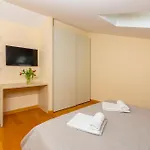 Solaris 4*