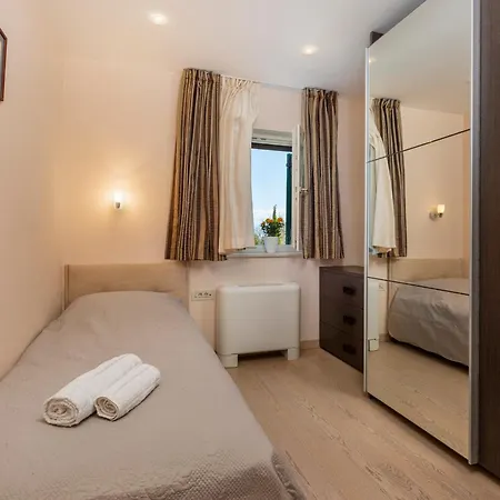 Solaris Vendégház 4*