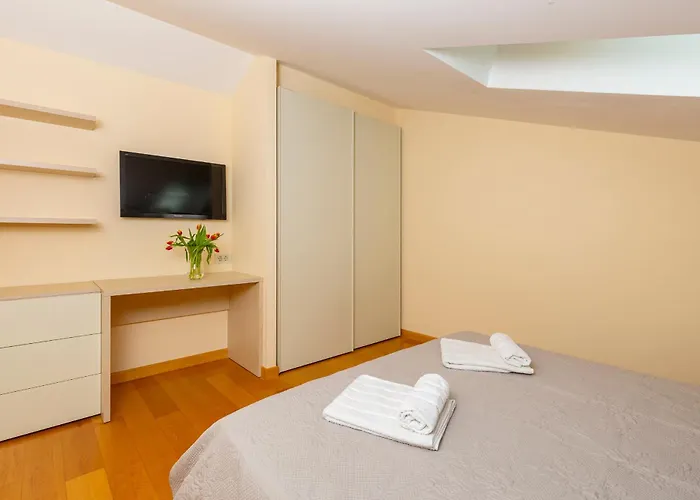 Solaris 4*
