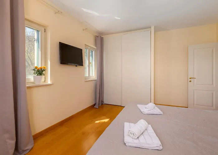 Solaris 4*